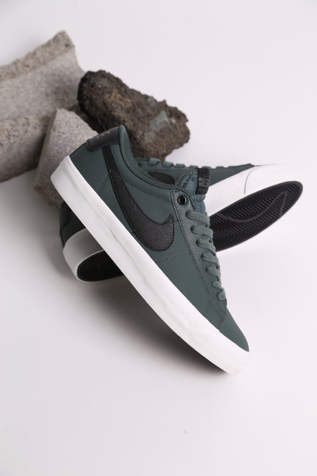 Nike sb blazer low gris on sale