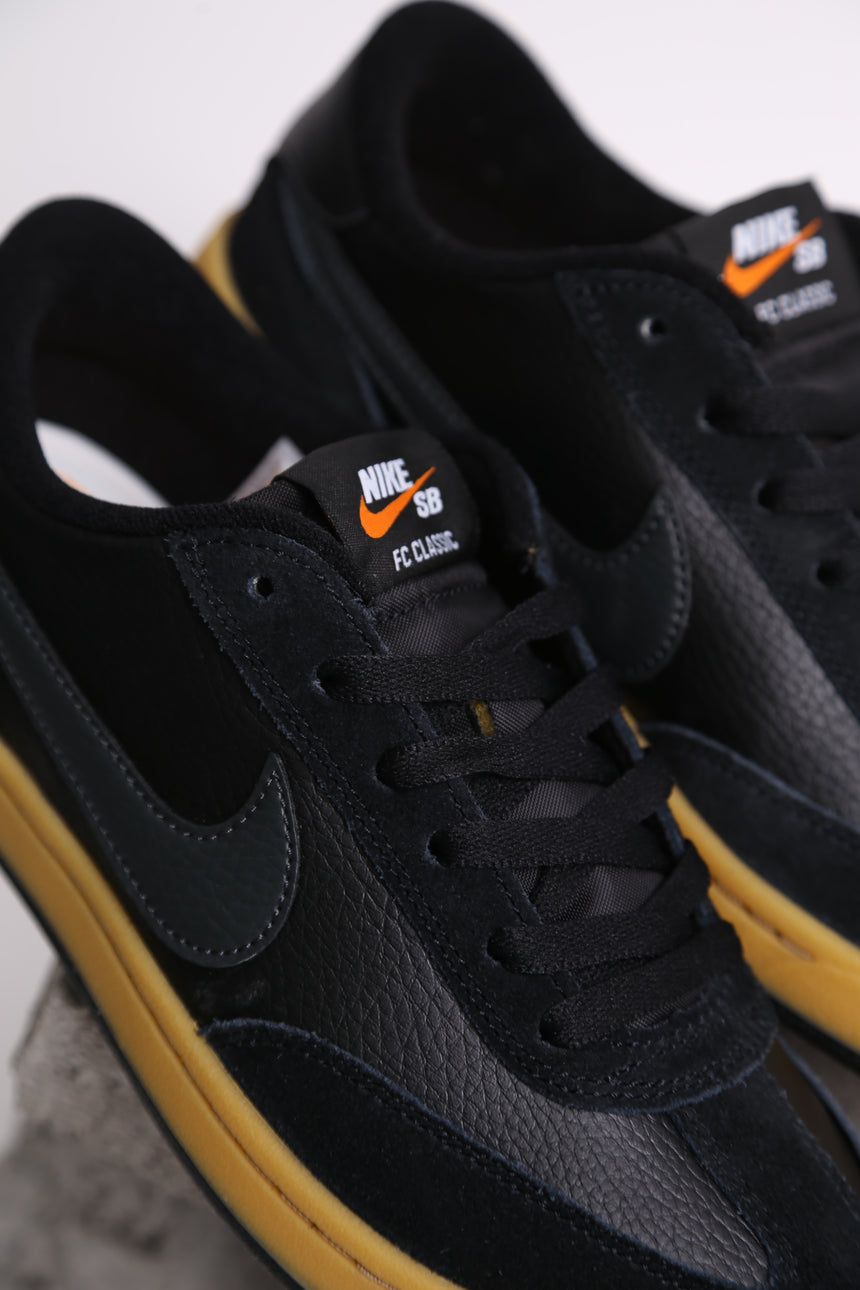 Nike FC Classic - Black Anthracite Gum