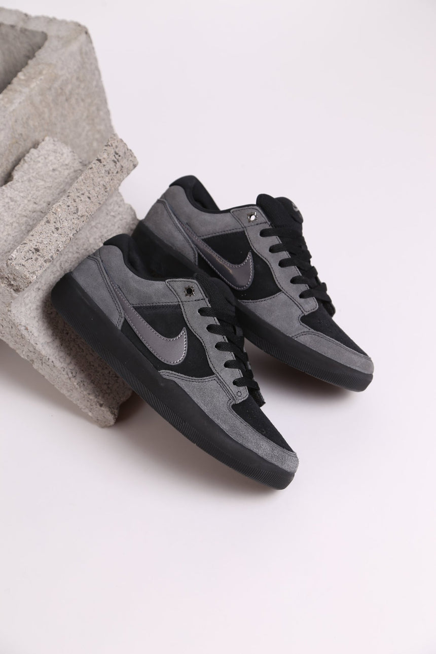 Nike Sb Force 58 - Black Metallic Dark Grey - Spin Limit Boardshop