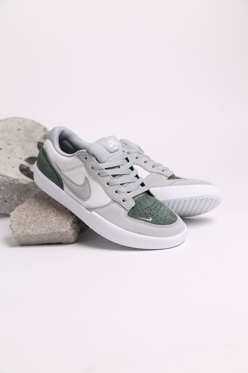 Nike Sb Force 58 - White Silver Fir Green - Spin Limit Boardshop