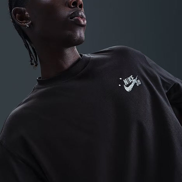 海外【NIKE】 SB Max90 OC Court Mens Tee Nike SB Max90 OC Court Tee - (Anthracite) - Geometric Skateshop