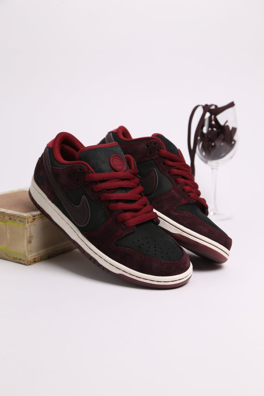 Nike SB x Riot Skateshop Dunk Low QS - Mahogany Dark Beetroot - Spin Limit Boardshop