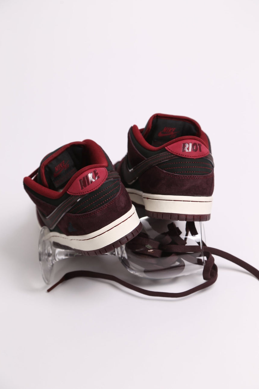 Nike SB x Riot Skateshop Dunk Low QS - Mahogany Dark Beetroot - Spin Limit Boardshop